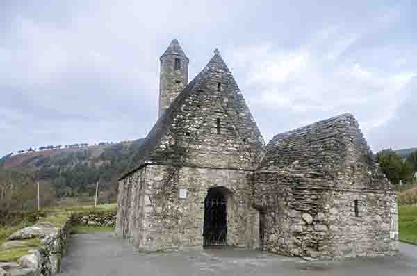 132 - Irlanda - Glendalough - Ciudad Monastica - iglesia de St. Kevin's